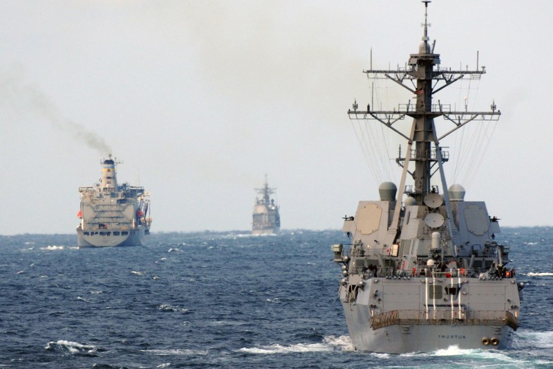 O navă de război a SUA s-a ciocnit cu un alt vapor al Marinei în largul Americii de Sud