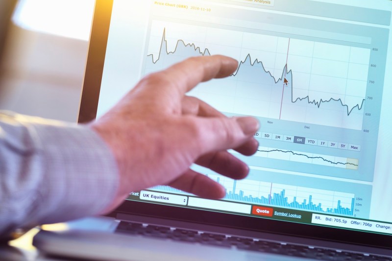 Consolidarea fiscală a calmat piețele, dar economia e într-o stabilizare fragilă, spun specialiștii