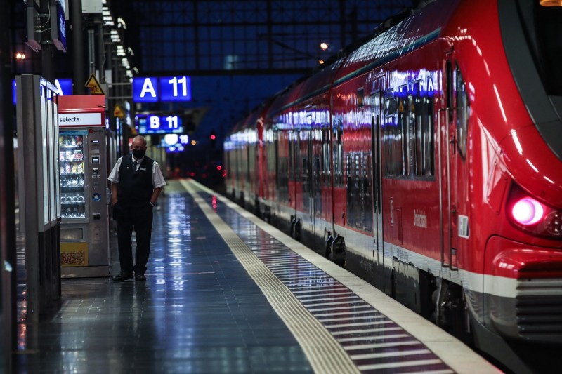 Un controlor de tren a fost omorât de un călător pe care l-a prins fără bilet, în Germania