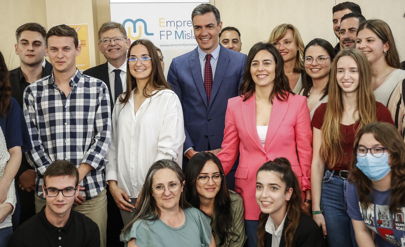 România vrea să interzică accesul copiilor pe rețele sociale