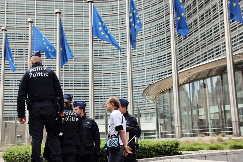 Percheziții la sediul Comisiei Europene din cauza unor tranzacții imobiliare suspecte. Ancheta, desfășurată de Parchetul European condus de Laura Kovesi