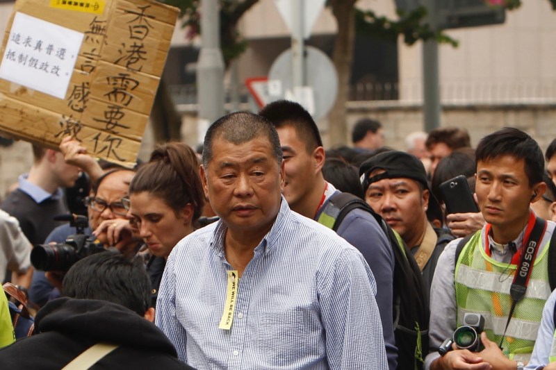 Jimmy Lai, magnatul presei pro-democraţie din Hong Kong, a fost condamnat la 20 de ani de închisoare. De ce e acuzat