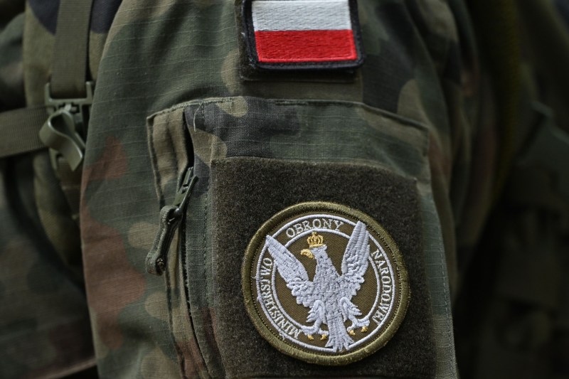 Suspectat că a divulgat informații serviciilor secrete ruse, un angajat al Ministerului Apărării din Polonia a fost ridicat din birou și dus la audieri