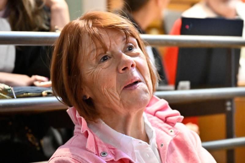 Mărturia cutremurătoare a femeii care a supraviețuit violurilor puse la cale de soțul său. Cum și-a refăcut Gisele Pelicot viața