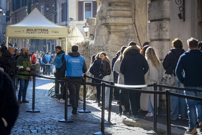 „Istoria ar trebui să fie gratuită”: Nemulțumiri după prima zi în care Roma a taxat turiștii pentru a-i lăsa la un moment emblematic