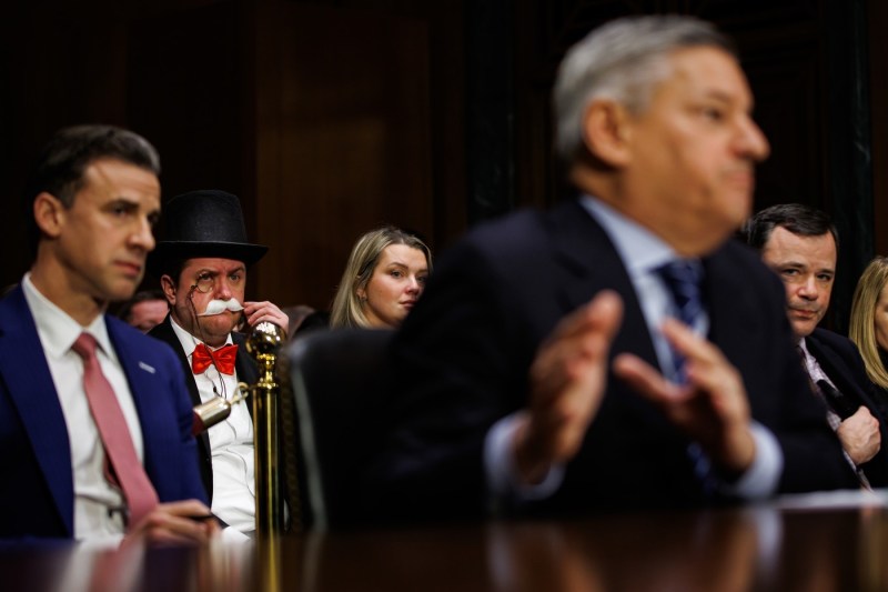 Șeful Netflix, sub un baraj de întrebări în Congresul SUA din cauza achiziției anului în industria cinematografică