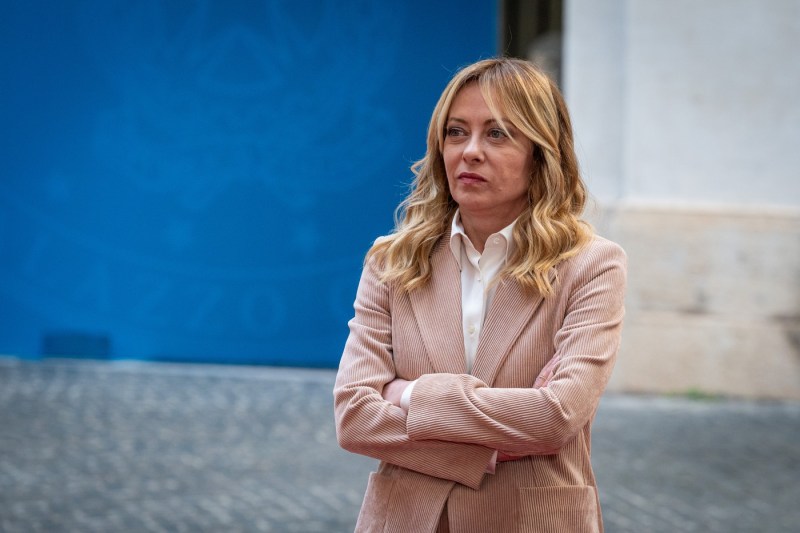 „Stupefacție” pentru Meloni după criticile lui Macron