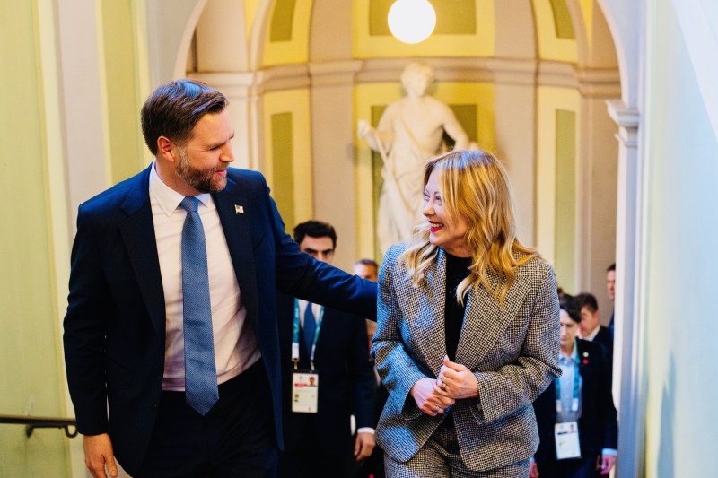 Scandalul ICE, minimalizat de Meloni înaintea Jocurilor Olimpice de Iarnă: „Este absurd”