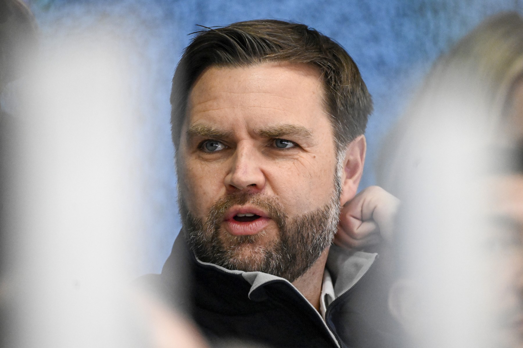 JD Vance pune violențele din Franța pe seama imigrației