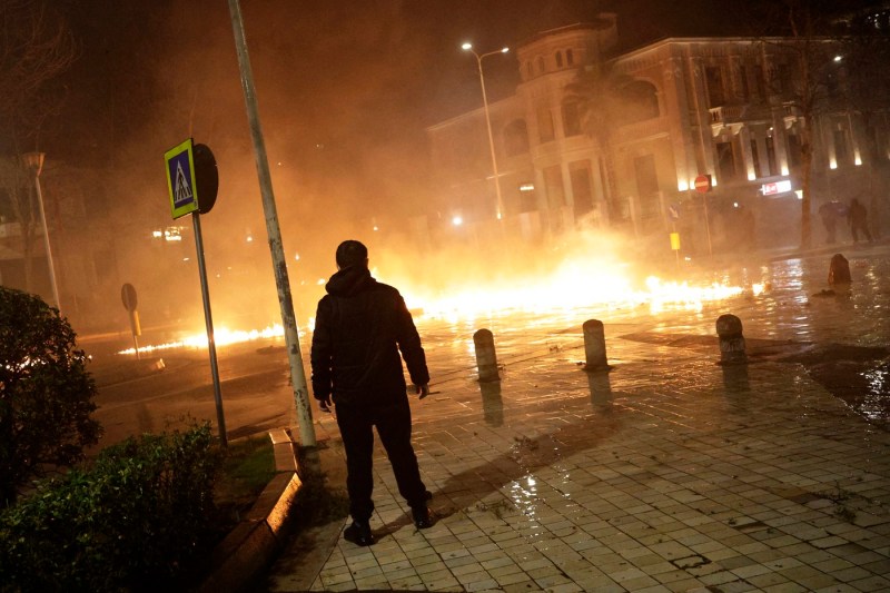 FOTO Proteste violente în Albania. Un scandal de corupție afectează guvernul premierului aflat la putere de 13 ani