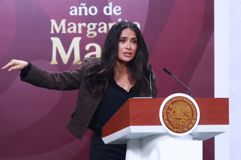 Salma Hayek anunță că va face un film care să apere imaginea țării sale natale