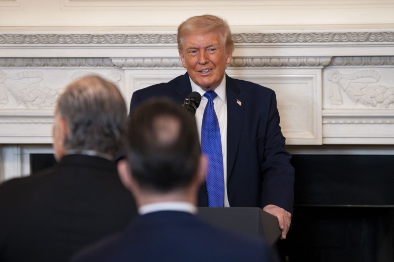 Ce a făcut Trump în momentul în care a aflat de decizia Curții Supreme de a-i anula toate tarifele vamale