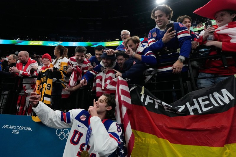 Jocurile Olimpice Milano Cortina 2026 se încheie duminică seară. SUA a câștigat medalia de aur în fața Canadei la hochei masculin. Cum arată clasamentul pe națiuni 