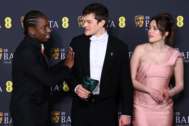 VIDEO Momente delicate la gala Premiilor BAFTA din 2026. Prezentatorul a intervenit și a cerut înțelegere