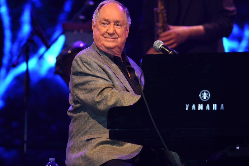 Neil Sedaka a murit. Celebrul cântăreț și compozitor american avea 86 de ani