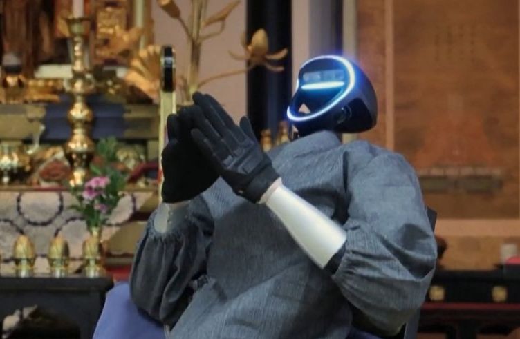 VIDEO „Buddharoid”, noul călugăr al Japoniei: Robotul cu AI care oferă sfaturi spirituale într-un templu din Kyoto