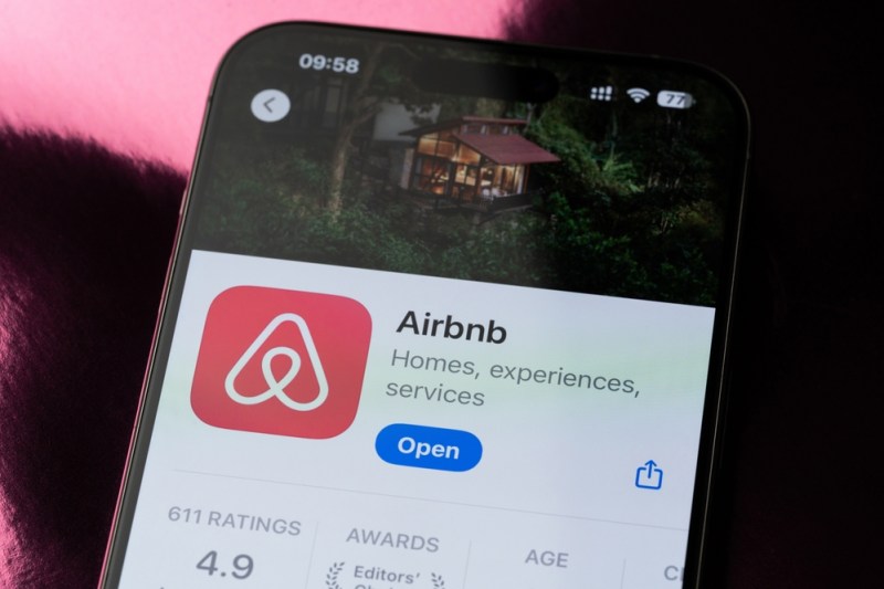 Airbnb vrea să folosească AI care face mai mult decât să te ajute: „Te cunoaște”