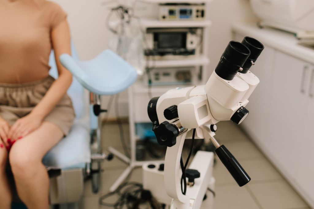 Pacientă în cabinetul de ginecologie. Foto: Shutterstock