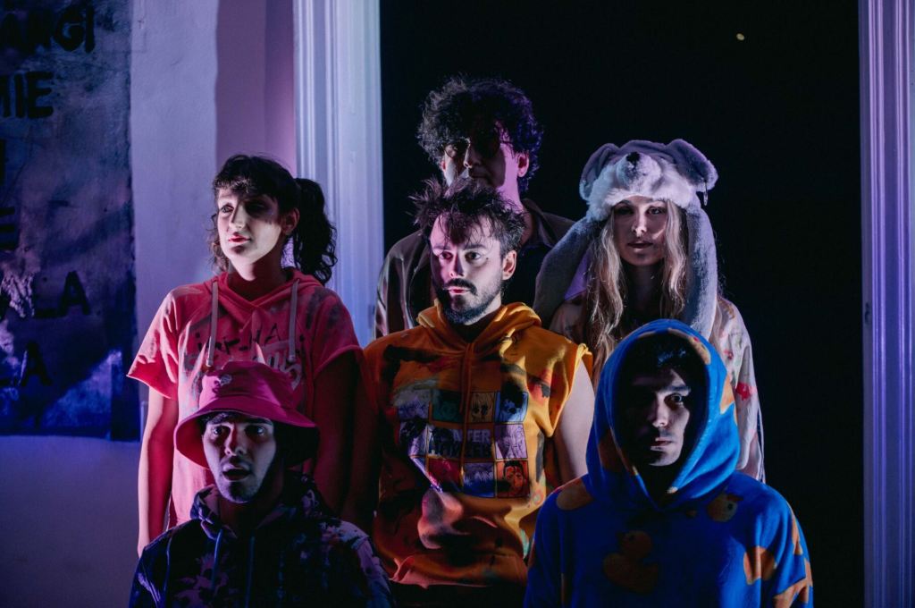 Imagine din timpul spectacolului „Rostopasca”. Foto: Mihai Smeu