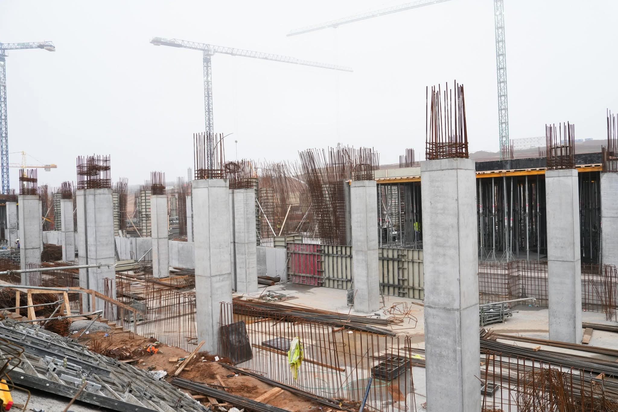 Când vor fi gata cele trei spitale regionale. Alexandru Rogobete admite că lucrările avansează diferit