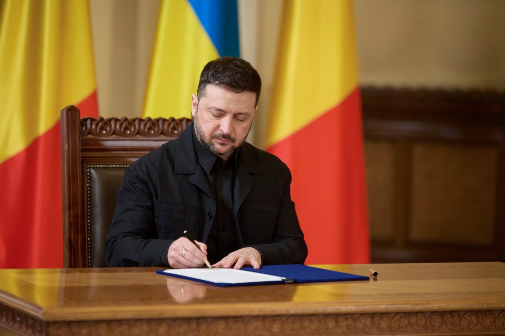 Poza pentru articolul DOCUMENT Ce prevede parteneriatul strategic dintre Ucraina și România despre drepturile minorității de români
