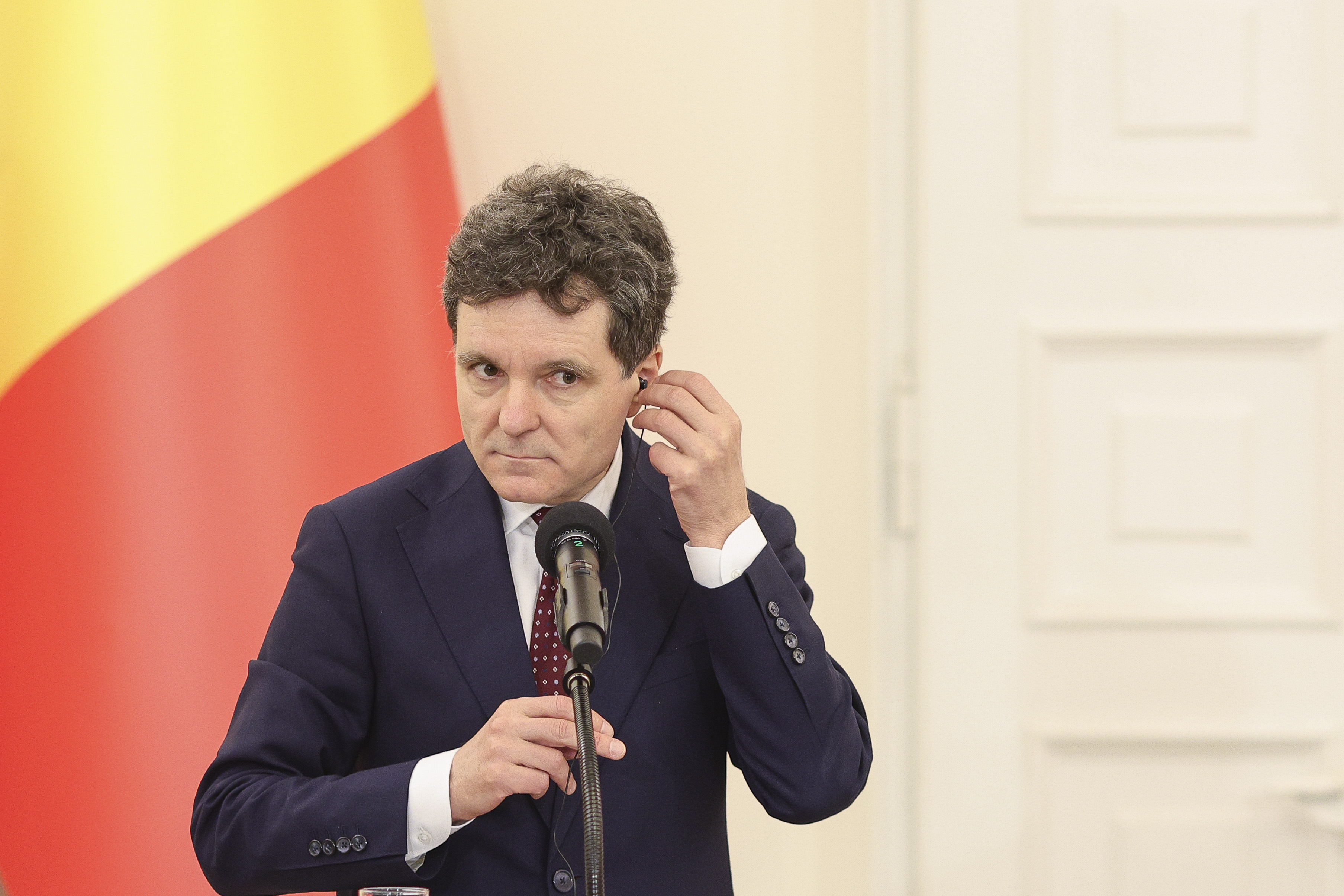 Nicușor Dan, mesaj pentru Peter Magyar după „victoria clară”. „Să construim un nou capitol în relațiile româno-ungare”
