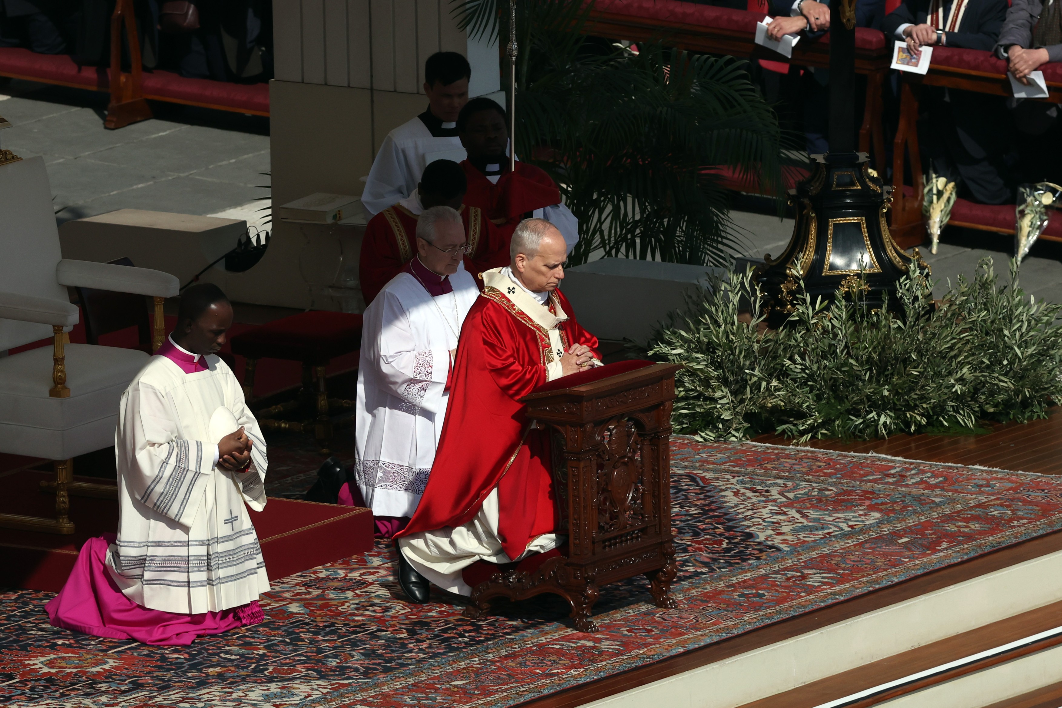 Mesaj dur al Papei Leon de Floriile Catolice: Dumnezeu nu ascultă rugăciunile celor care pornesc războaie