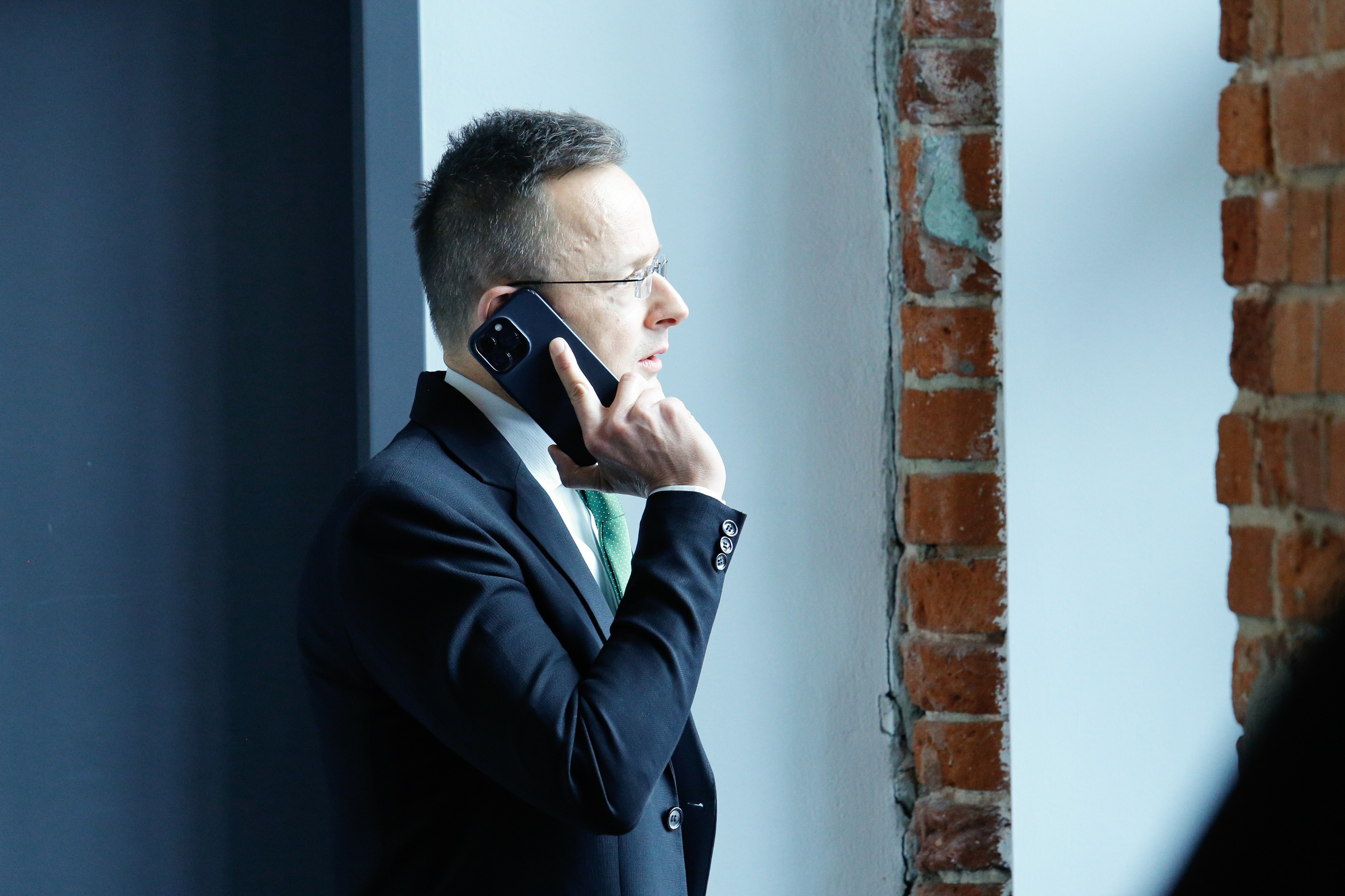 Anchetă în Ungaria după acuzațiile că transmitea Rusiei ce vorbeau liderii UE. Szijjarto: „Servicii secrete străine mi-au ascultat telefonul”