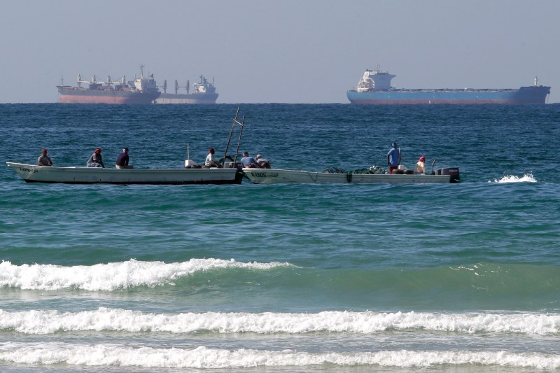 Blocaj pe o arteră navală esențială: Sute de petroliere au aruncat ancora în Golf înainte să treacă prin Strâmtoarea Ormuz