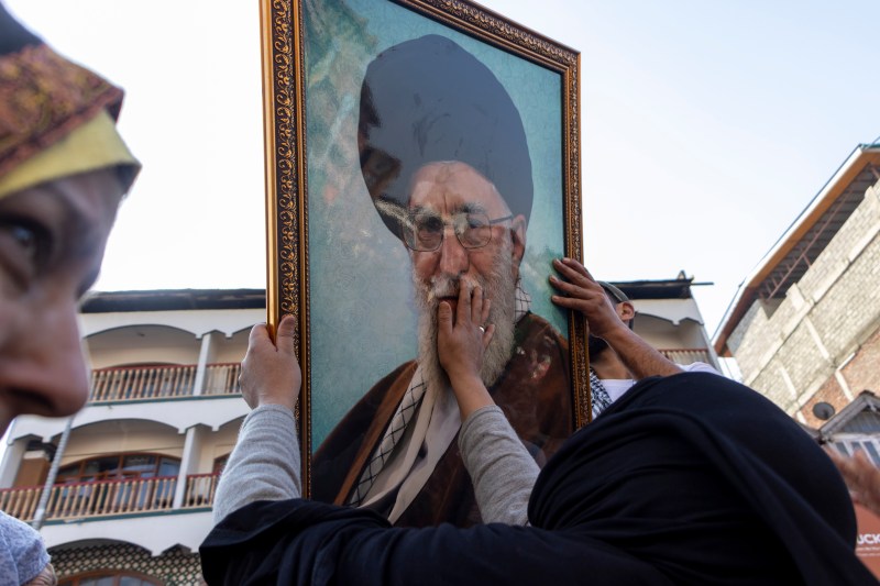 Atacul din Iran: Cum l-au depistat și omorât SUA și Israel pe ayatollahul Khamenei. De obicei, în acel moment, nu se atacă / Cui au arătat fotografia