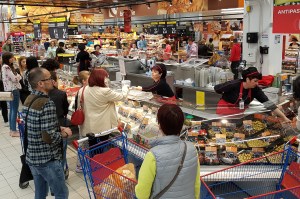 Supermarket în România. Foto: Shutterstock