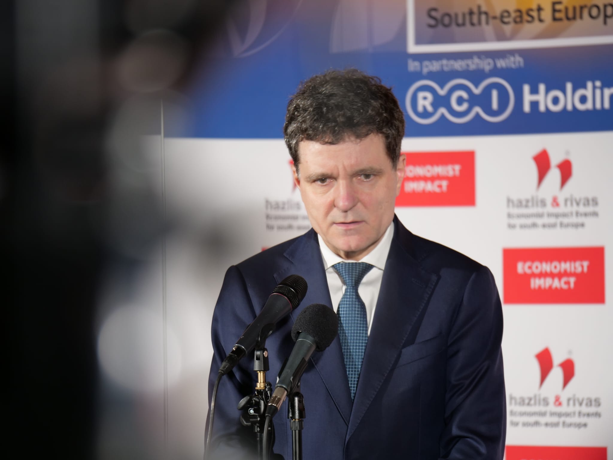 VIDEO Nicușor Dan: Partidele se atacă de mult timp, ne-au dat ocazia să ne obişnuim / Ce răspunde întrebat dacă îl mai vrea pe Bolojan premier