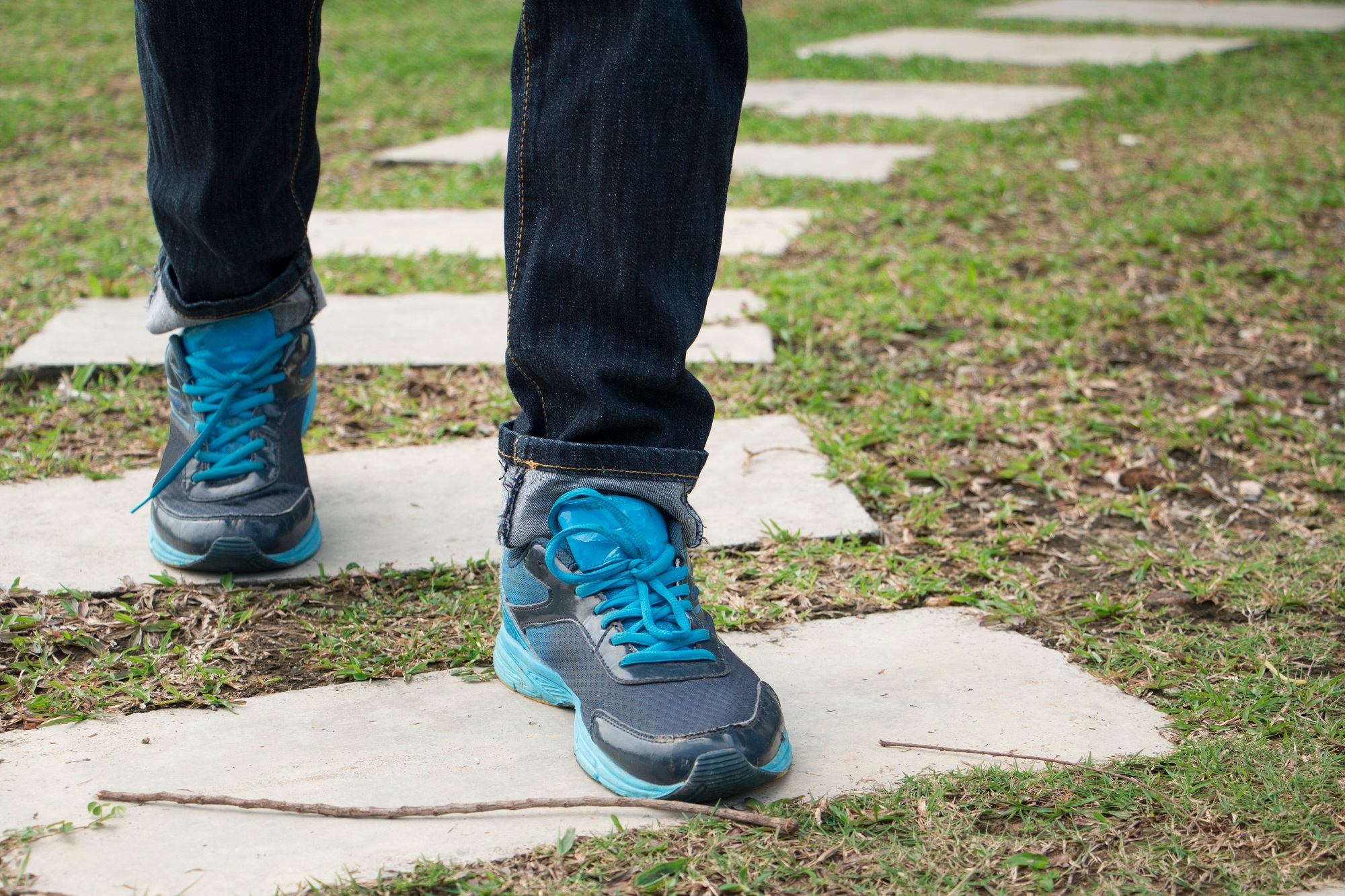 Beneficiile mersului pe jos apar mult mai devreme decât se credea. Cât trebuie să mergi ca să conteze