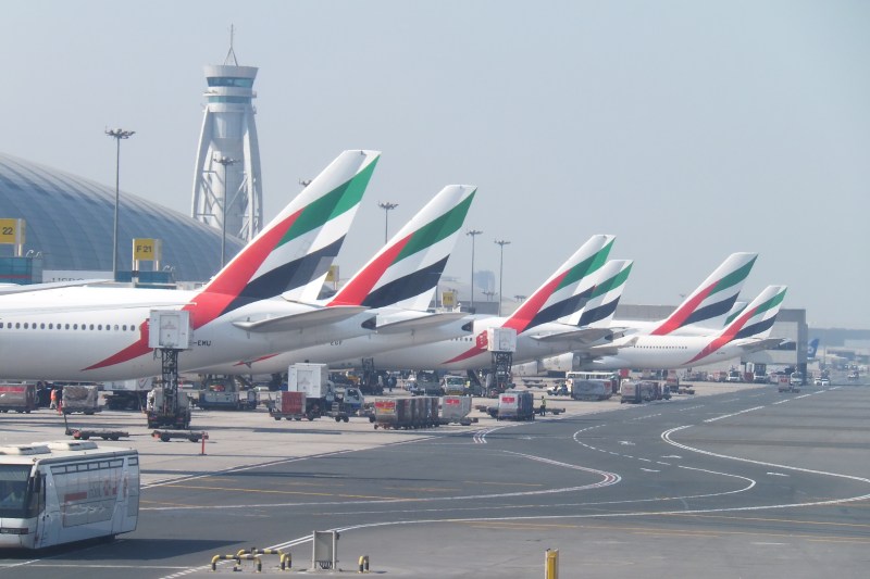 Etihad și Emirates reiau zborurile, în timp ce cursele Qatar Airways rămân suspendate. Ultimele noutăți în materie de zbor