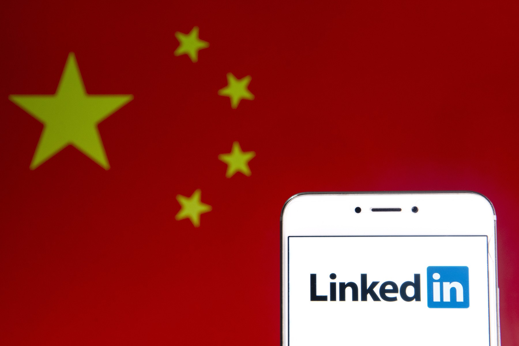 China se folosește de conturi de LinkedIn false pentru a încerca să spioneze NATO și UE prin Belgia