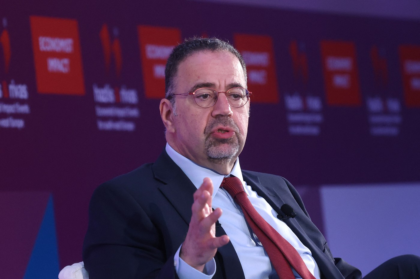 Mesajul unui laureat Nobel pentru Economie, transmis la evenimentul The Economist la București pe tema problemelor democrației liberale: „Au apărut calculatoarele şi au rescris totul”