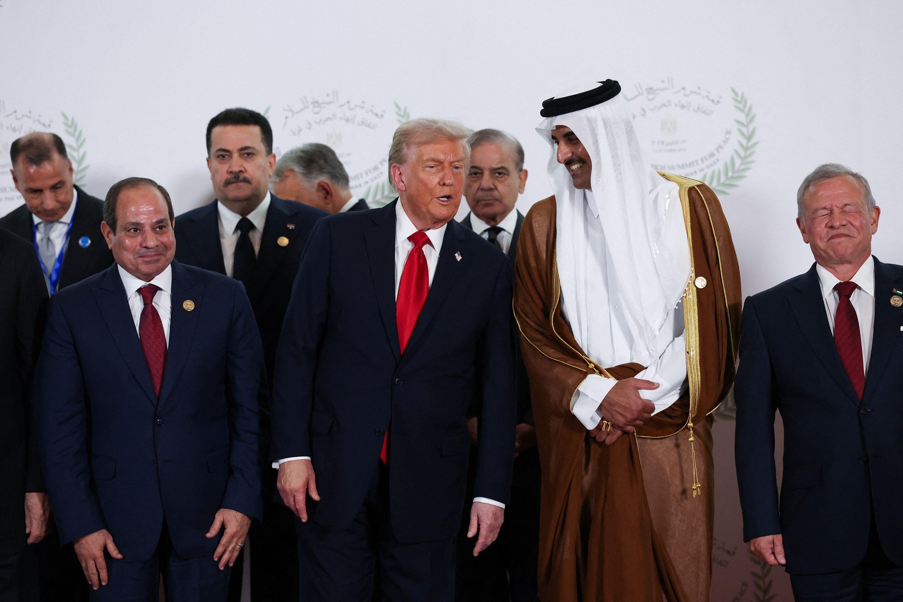 Președintele Egiptului avertizează că barilul de petrol poate sări de 200 de dolari și face un apel direct către Trump