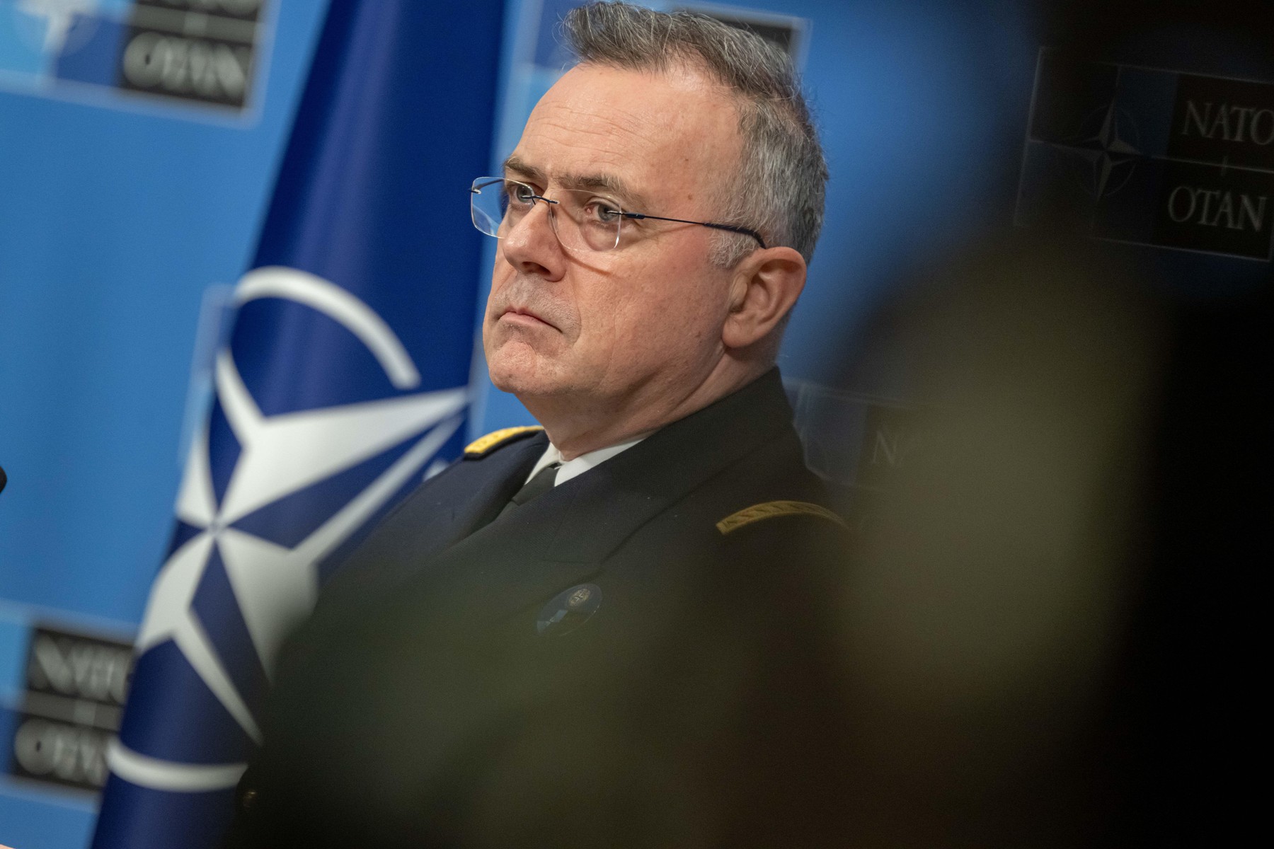 Un comandant NATO avertizează că Alianța are nevoie urgent noi arme pentru a nu fi puse în situația statelor din Golf