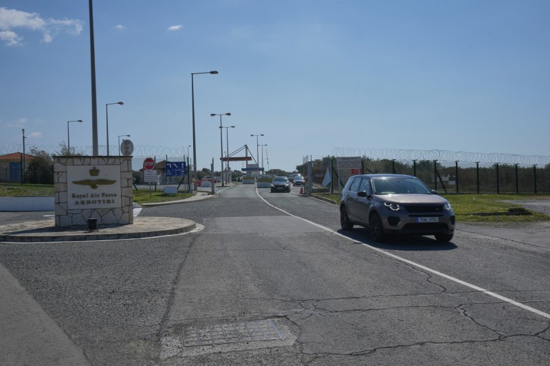 Ce s-a întâmplat în satul din Cipru după ce o dronă a atacat baza militară britanică. „Nu ne simțim în siguranță”