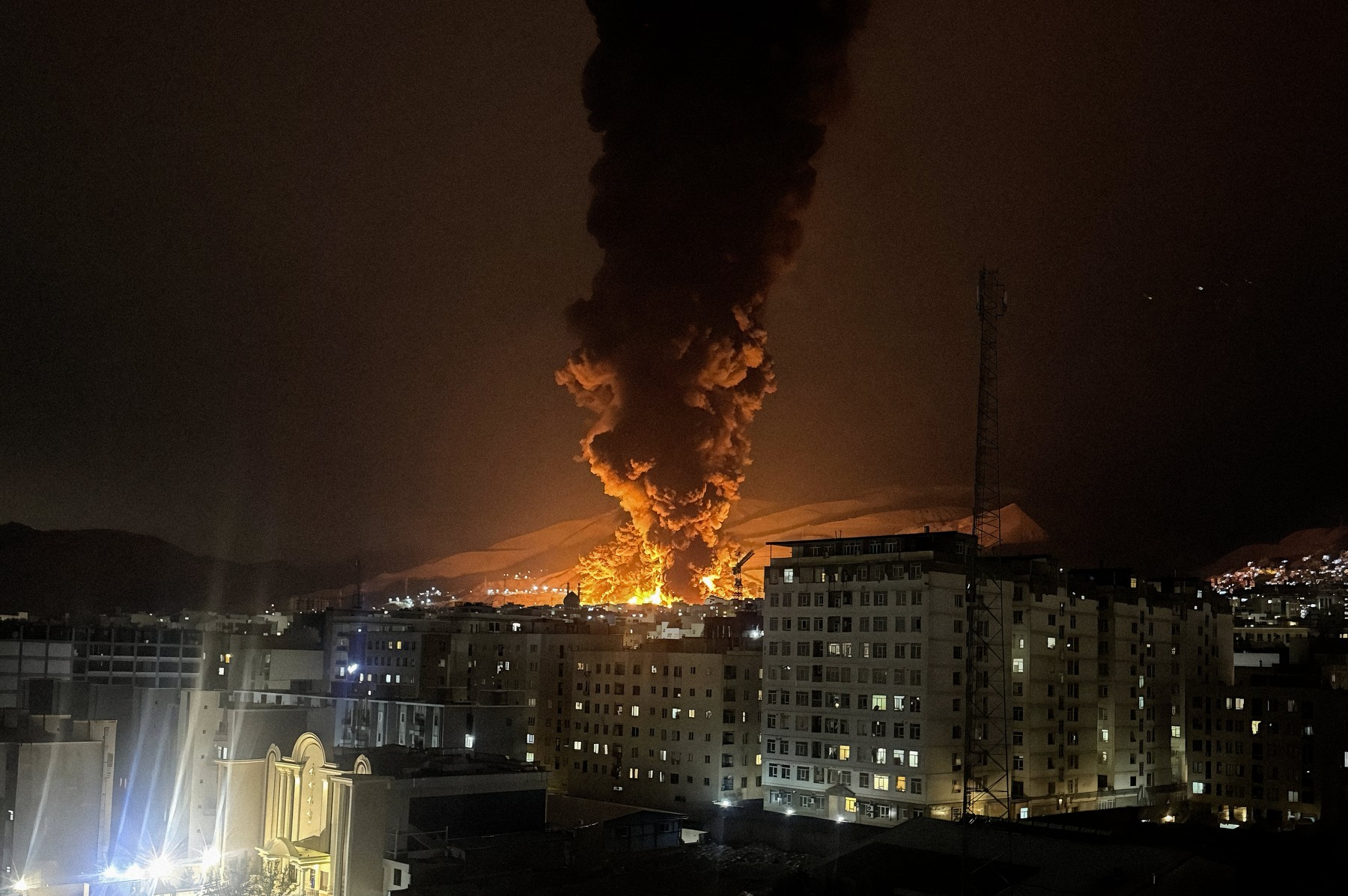 Iranul tocmai a cerut un armistițiu, afirmă Trump. Ce condiție pune ca să ia în considerare cererea