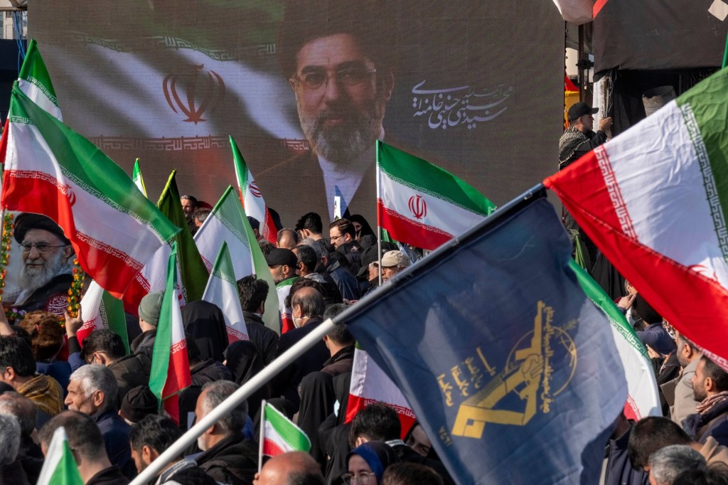 Adunare pentru a sărbători numirea lui Mojtaba Khamenei ca lider suprem al Iranului, în Teheran, 9 martir 2026. Foto: Morteza Nikoubazl/NurPhoto / Shutterstock Editorial / Profimedia