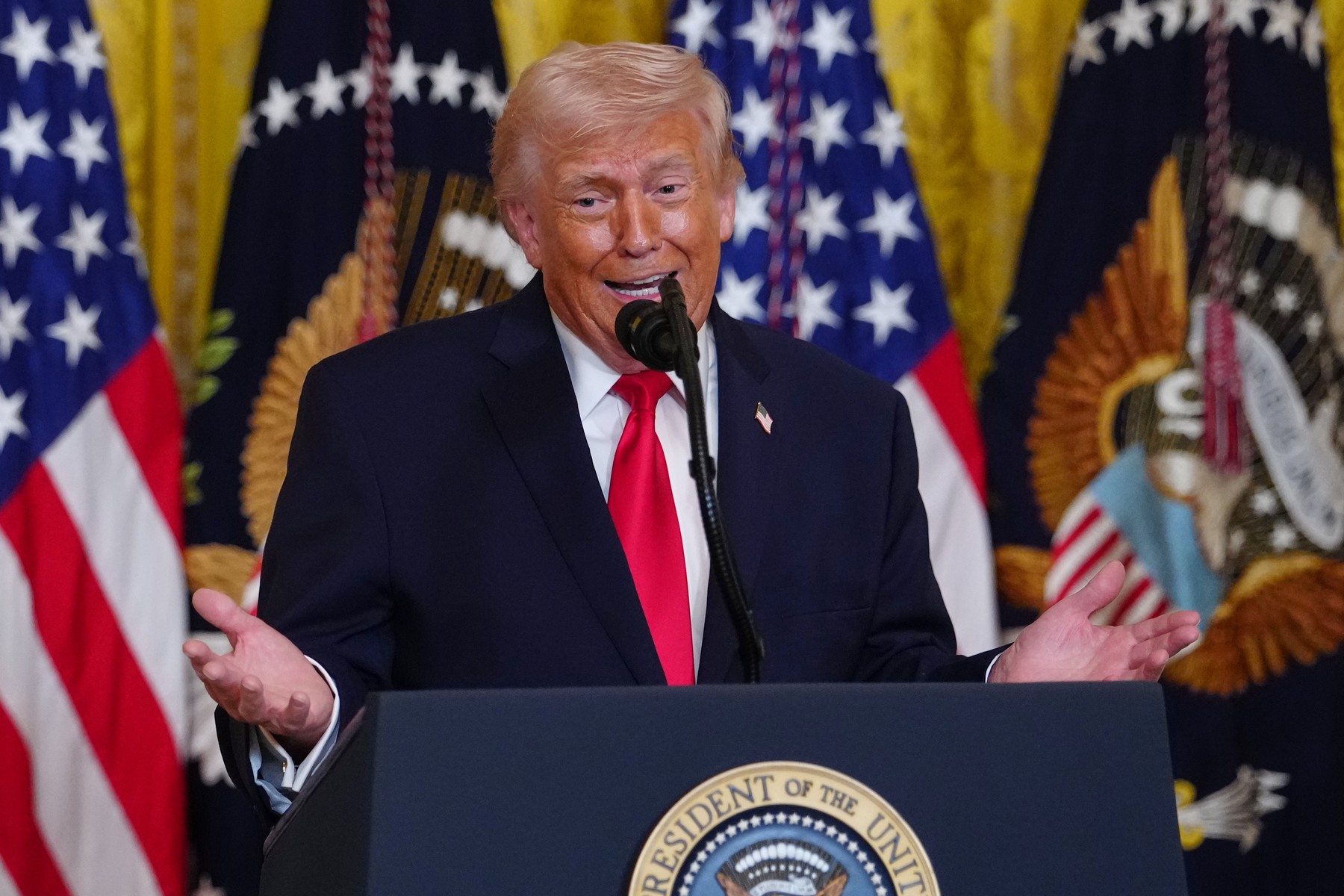 „Putem deschide cu ușurință strâmtoarea Ormuz, să luăm petrolul și să făcem o avere”. Ultimul apel al lui Donald Trump