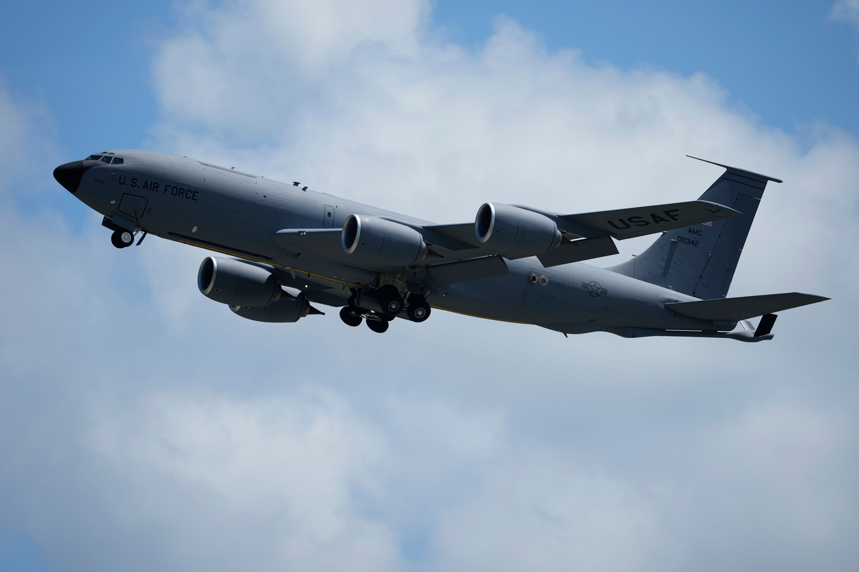 Avionul militar al SUA prăbușit în Irak. Patru militari au murit / Cine a revendicat atacul