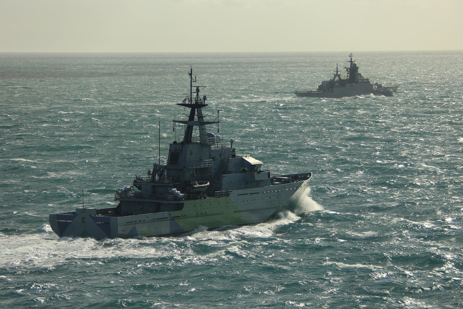 Mutare de forță a Marii Britanii împotriva „flotei-fantomă” care exportă petrolul rusesc