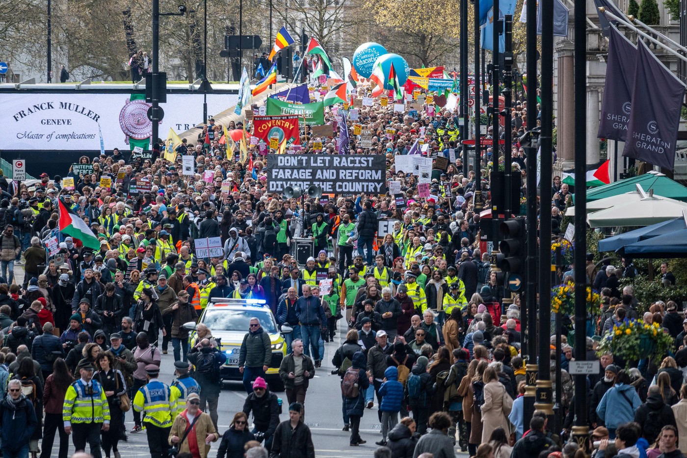 Manifestație de proporții la Londra. Zeci de mii de oameni au participat la un marș împotriva extremei drepte