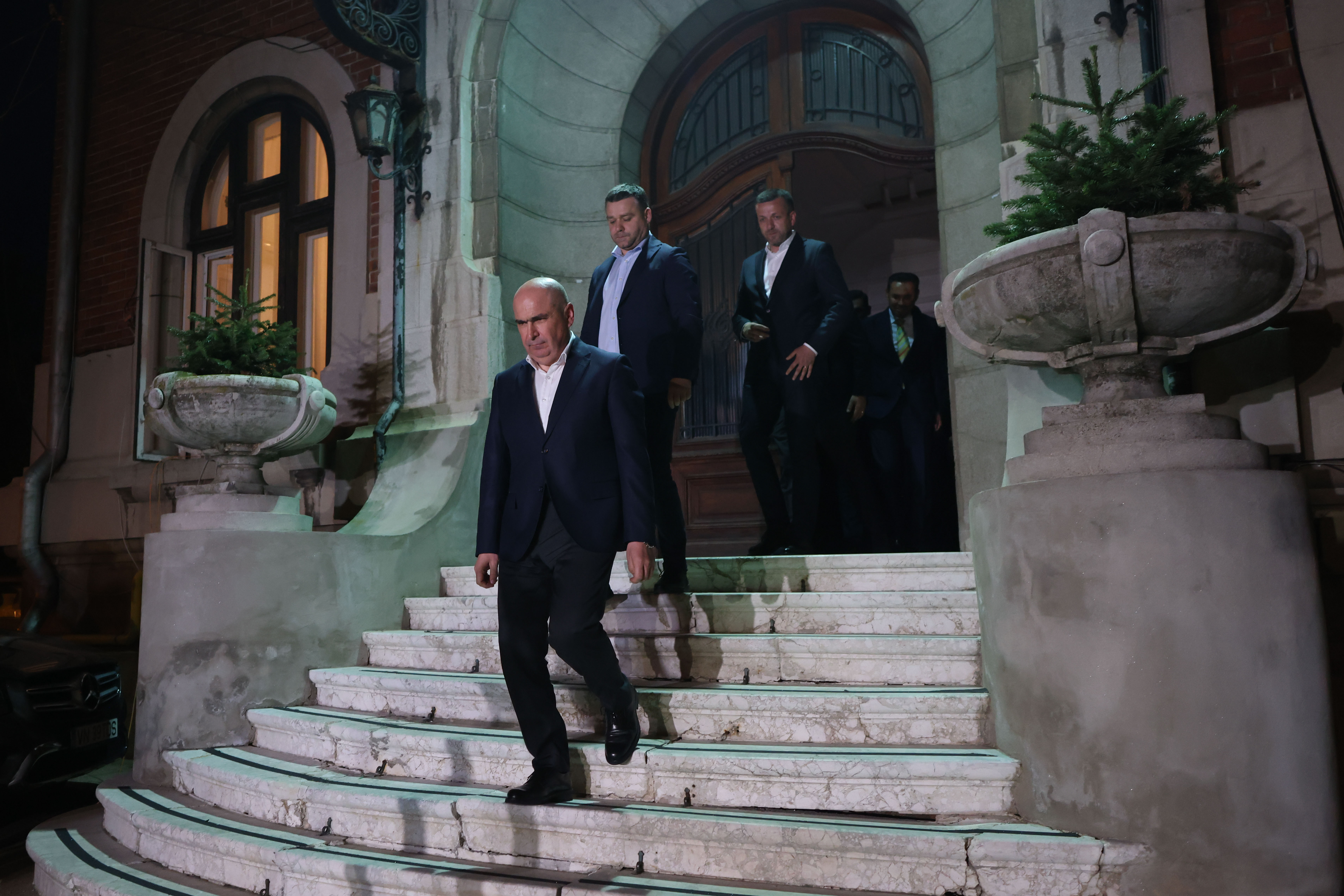 „Luni de instabilitate”, iar România riscă să fie „aruncată într-o criză politică”. Decizia PSD, prin ochii presei internaționale