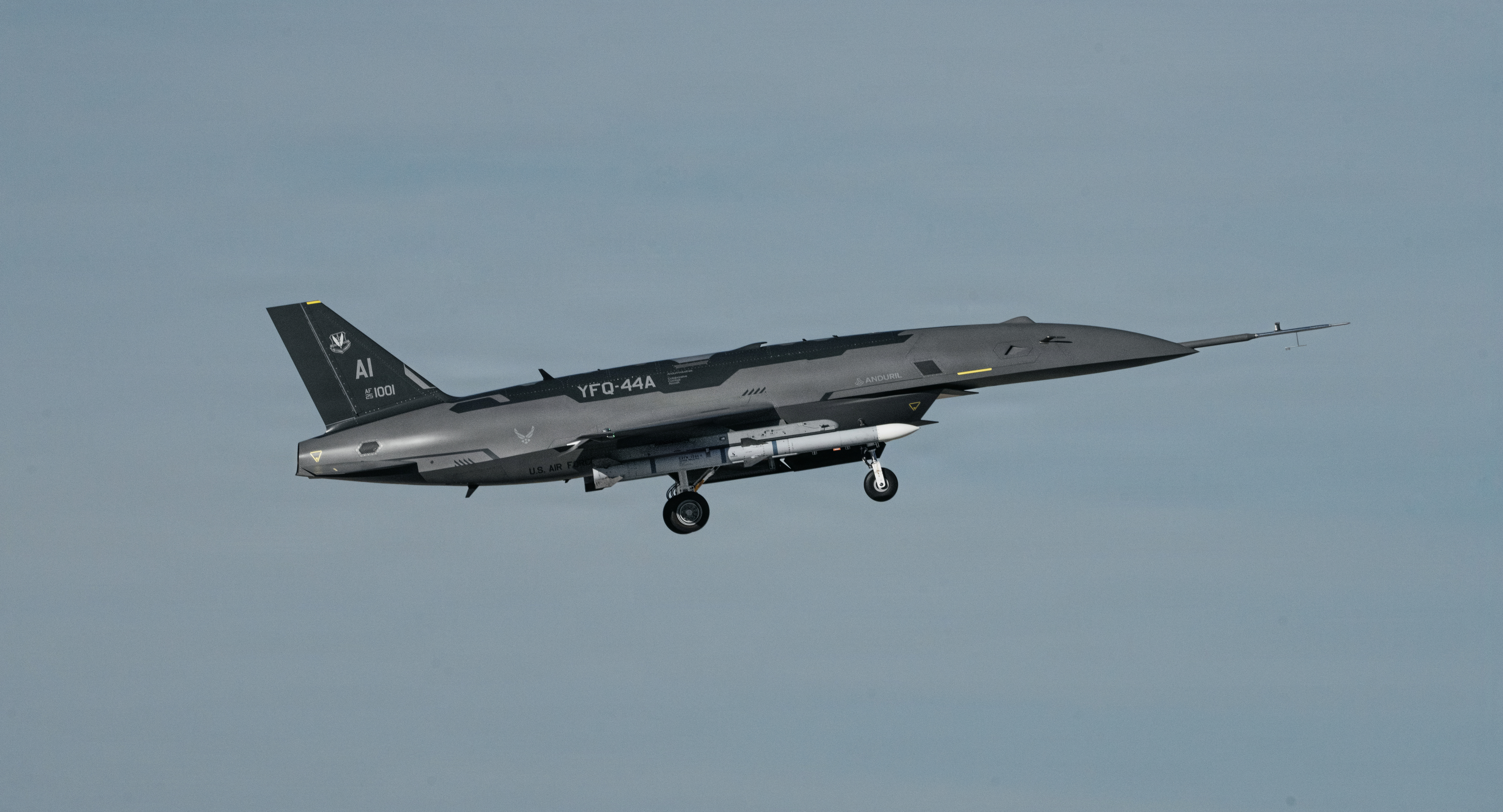 SUA au testat în aer o dronă care va schimba modul în care vor lupta avioanele de vânătoare