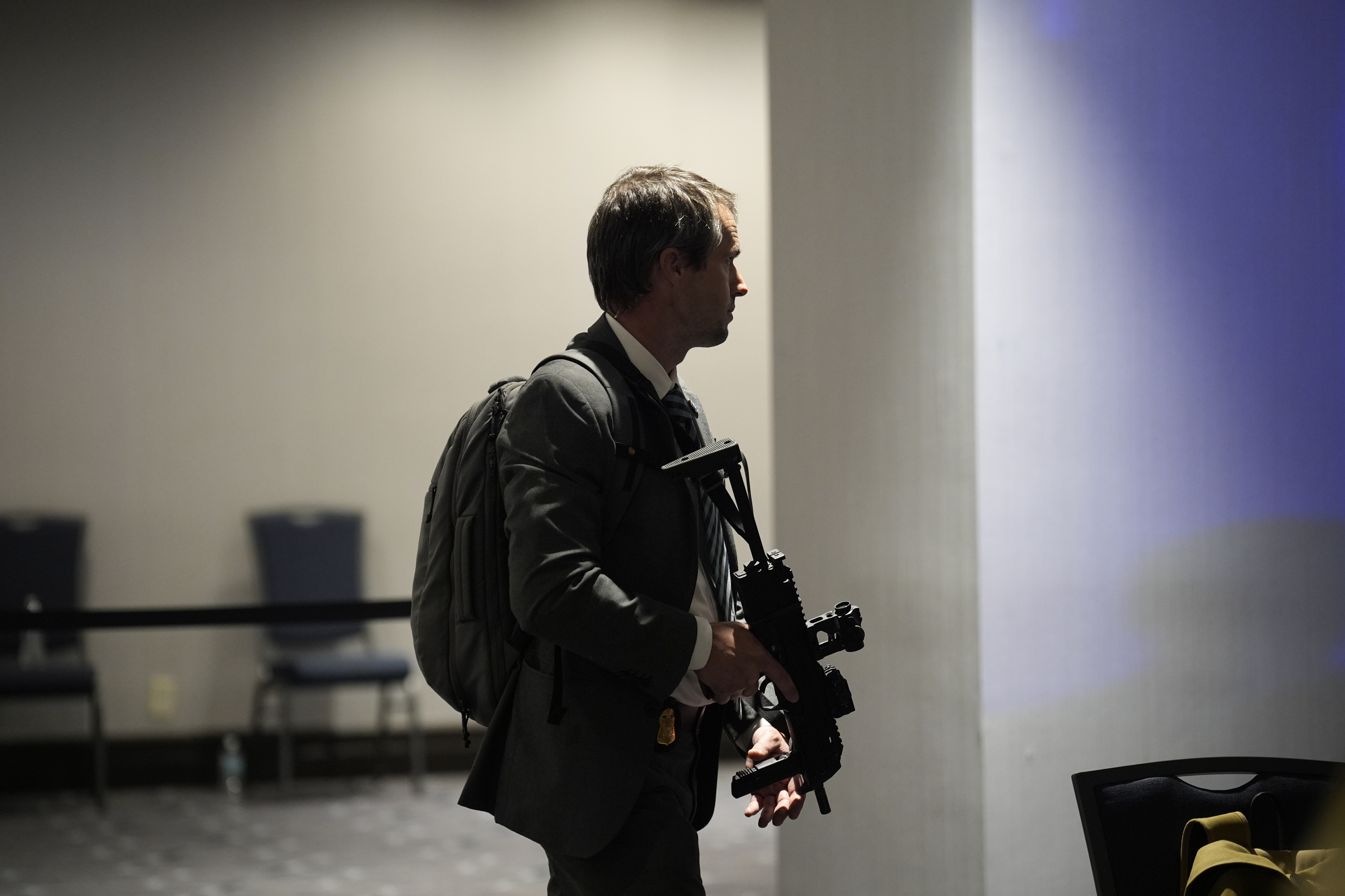 VIDEO Focuri de armă la cina corespondenților la Casa Albă / Trump: „Atacatorul părea destul de malefic”