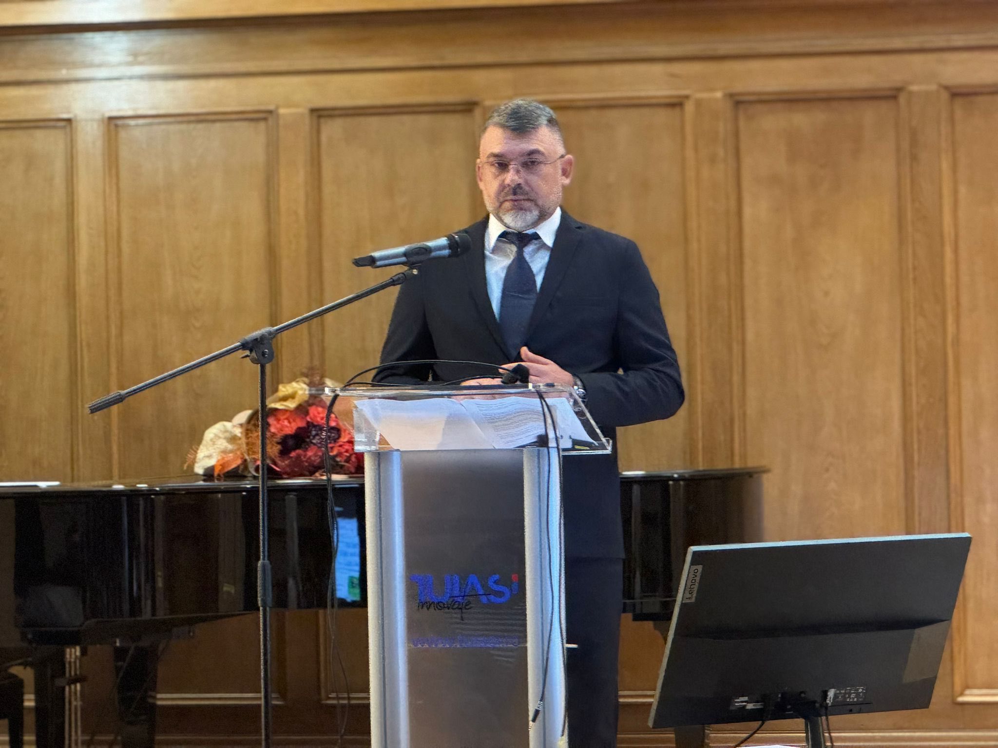 Șeful ITM București a fost demis, după ce au apărut imagini cu el la volanul unui Lamborghini. Cum s-a apărat că a venit la birou cu un bolid de 300.000 de euro