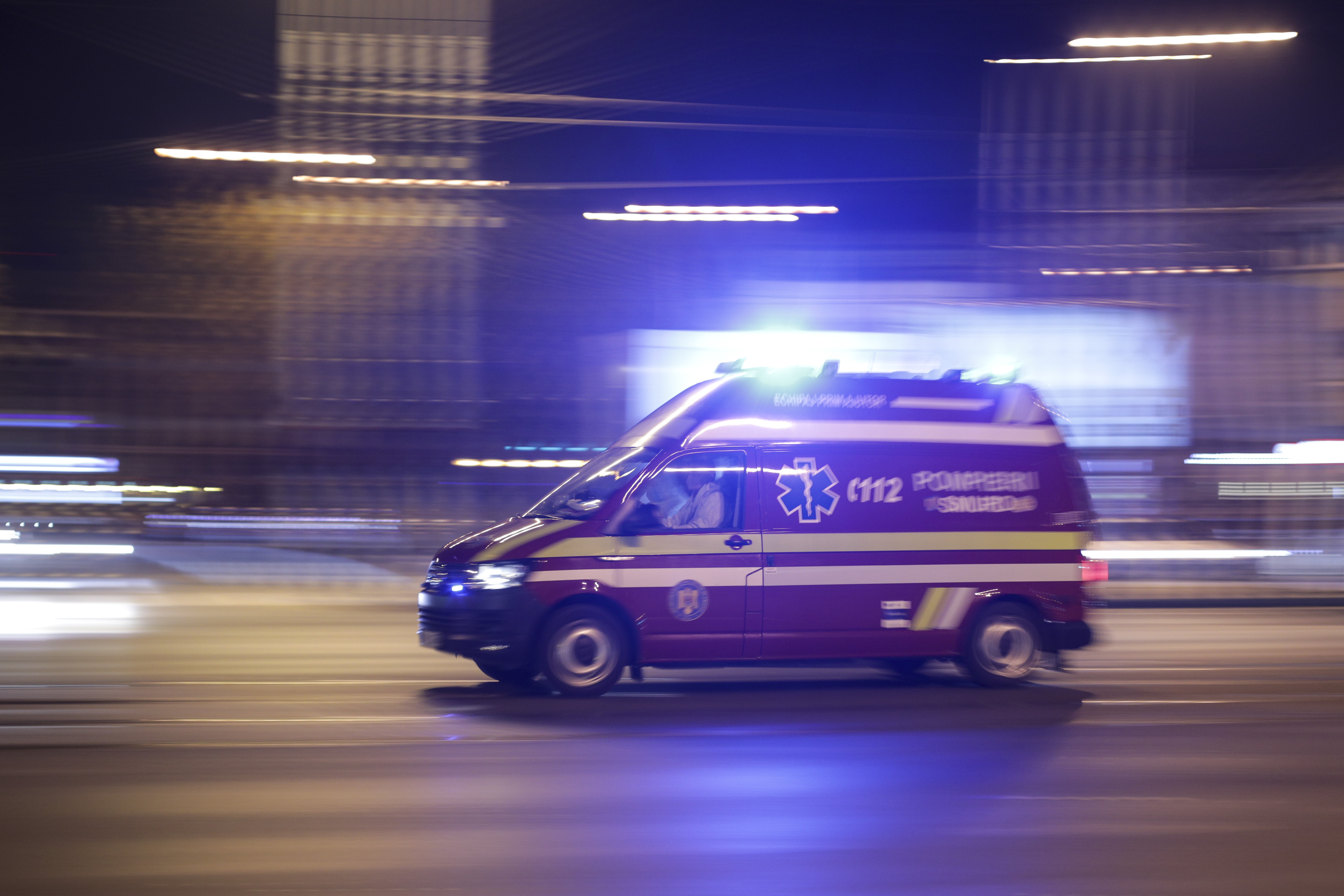 Proiect de lege pentru reglementarea culoarului de salvare în trafic. Ce obligaţie clară pentru șoferi va fi introdusă în Codul rutier